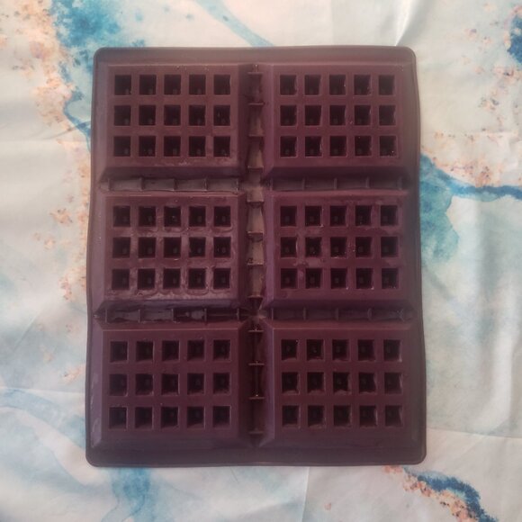 Epicure Silicone Waffle Mold - Picture 4 of 4